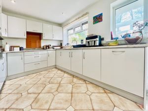 Kitchen- click for photo gallery